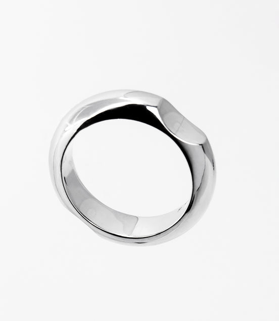 Ring HOLLOW
