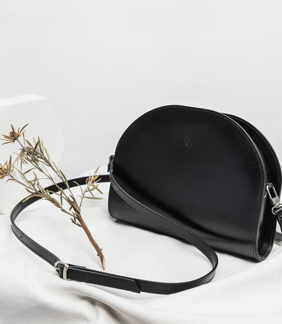 Leather Handbag Half Moon - Black